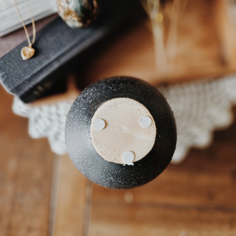 Round Black Textured Vase - Picture 4 of 4